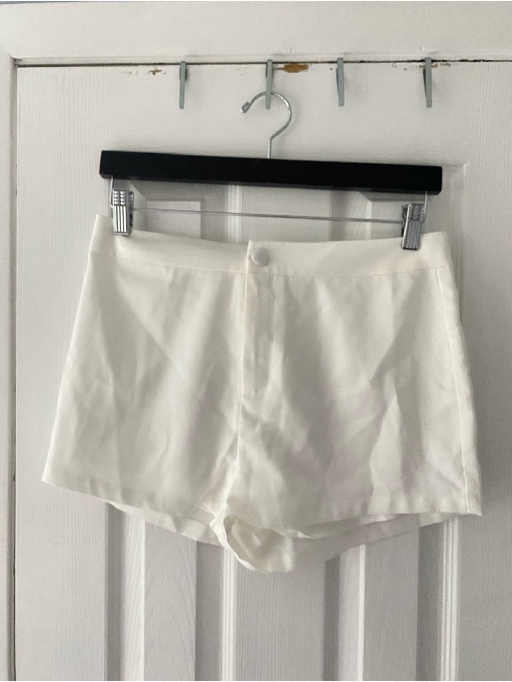 Superdown Women's White High-Rise Dress Shorts